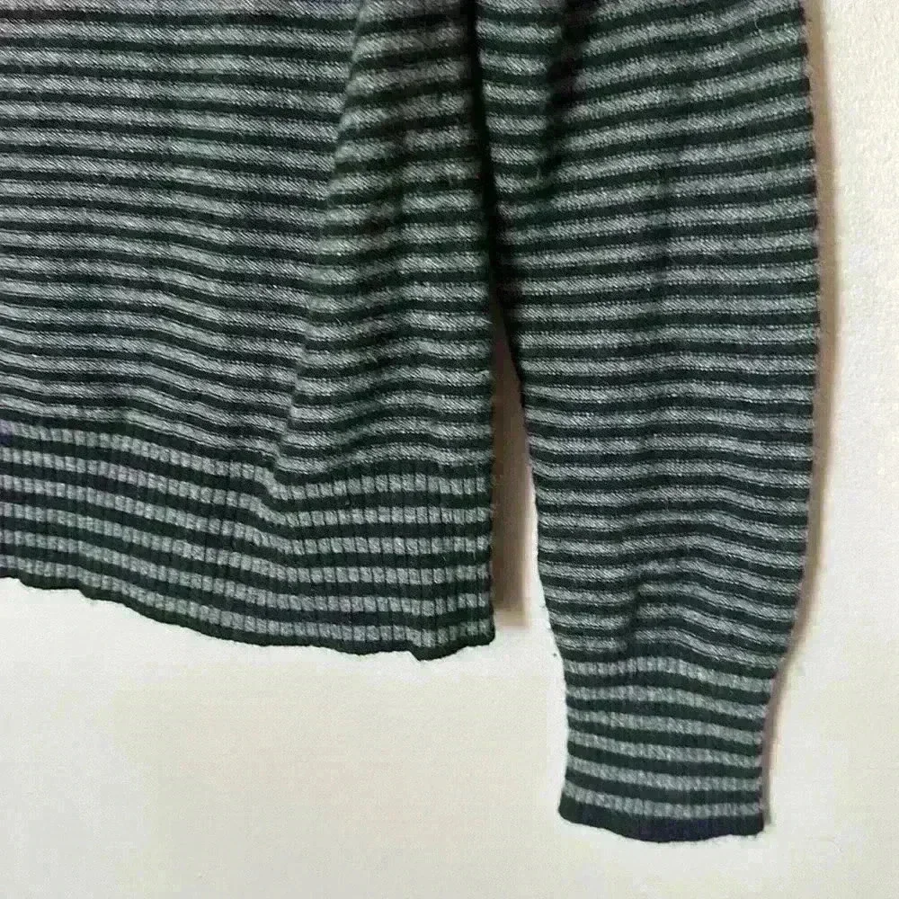 Aqua cashmere sweater - Picture 5 of 9